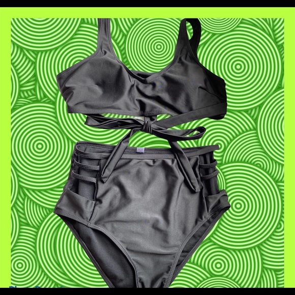 Bikini Set - Picture 2 of 2